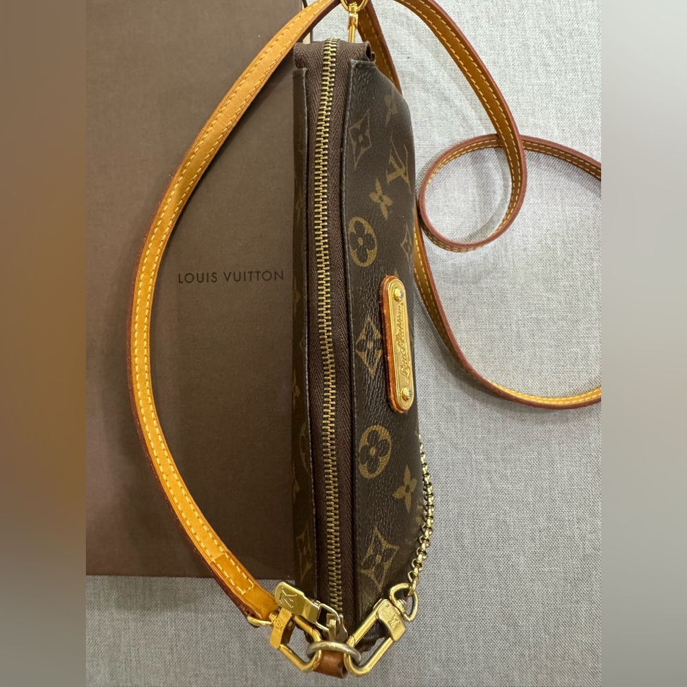 Louis Vuitton Eva Brown Monogram Clutch with Strap & original box - Picture 5 of 7